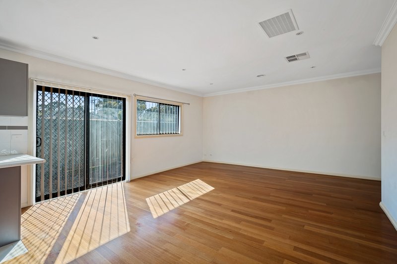 Photo - 4/4-6 Oconnell Street, Kingsbury VIC 3083 - Image 7