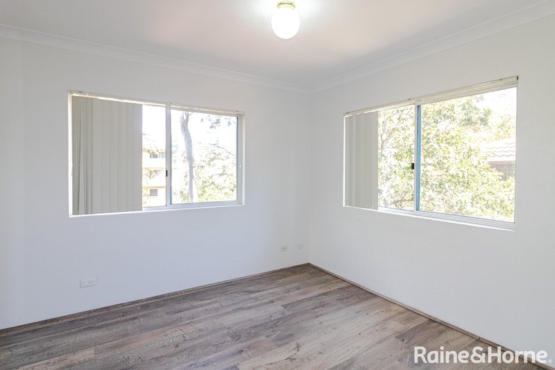 Photo - 4/4-6 Thomas Street, Parramatta NSW 2150 - Image 6