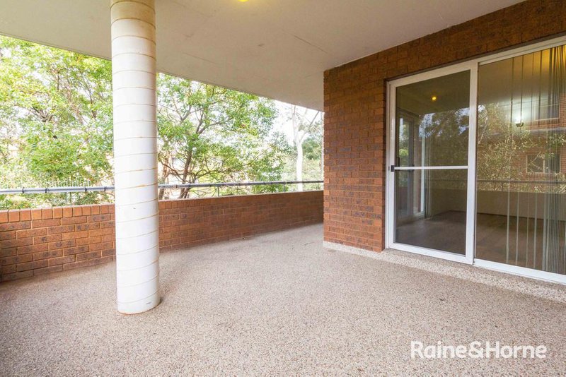 Photo - 4/4-6 Thomas Street, Parramatta NSW 2150 - Image 8