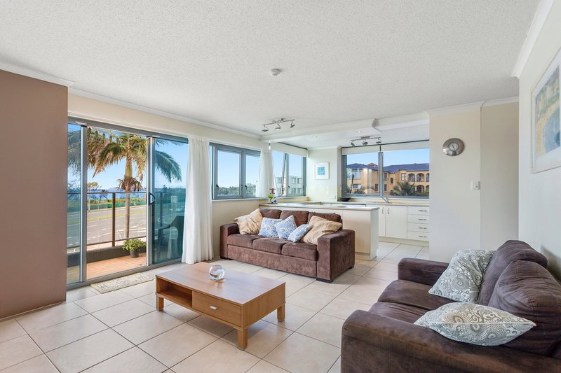 Photo - 4/4 Aerodrome Road, Maroochydore QLD 4558 - Image