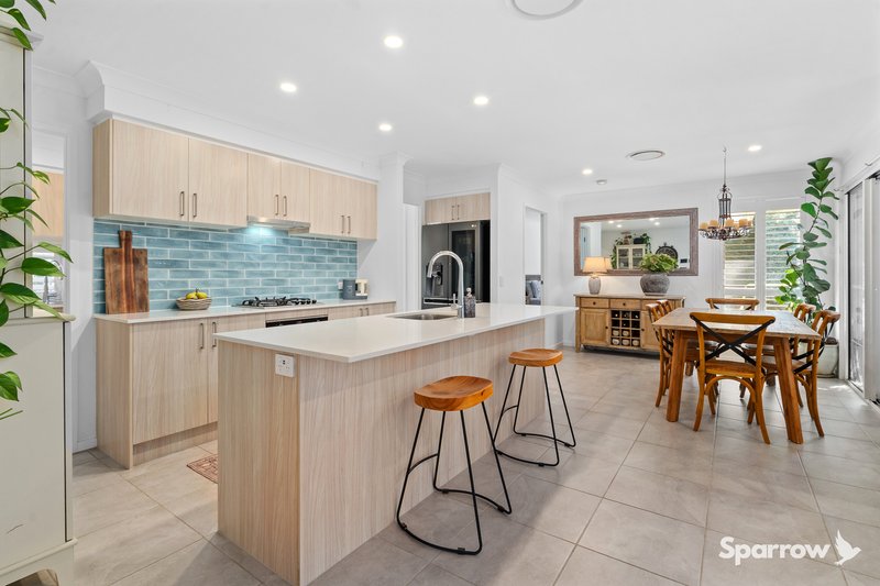 Photo - 44 Alectura Crescent, Bahrs Scrub QLD 4207 - Image 3