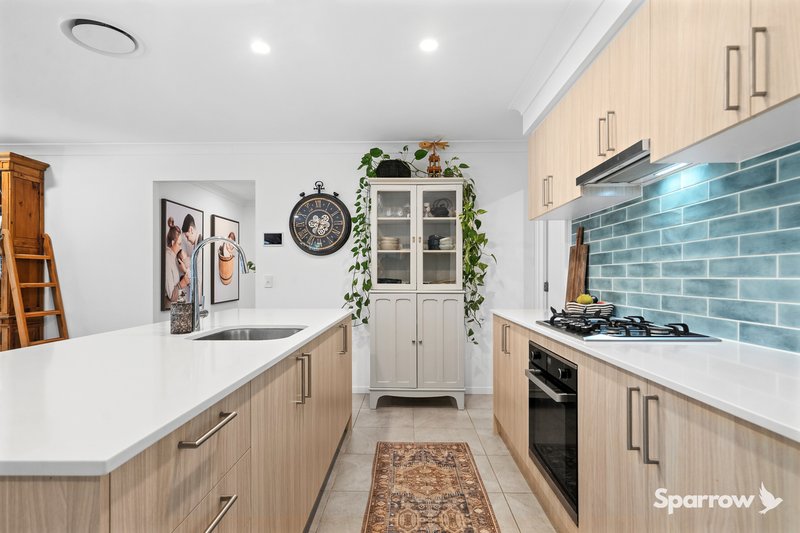Photo - 44 Alectura Crescent, Bahrs Scrub QLD 4207 - Image 6