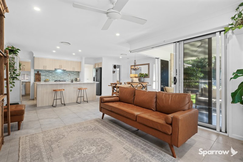 Photo - 44 Alectura Crescent, Bahrs Scrub QLD 4207 - Image 8