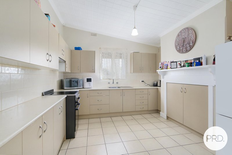 Photo - 44 Allan Street, Henty NSW 2658 - Image 4