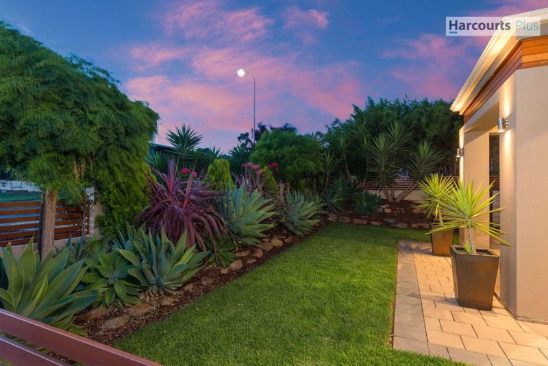 Photo - 44 Aroona Road, Hallett Cove SA 5158 - Image 4