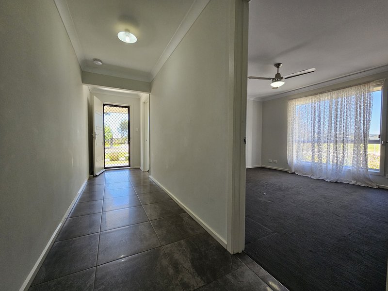 Photo - 44 Ascott Avenue, Munno Para West SA 5115 - Image 10