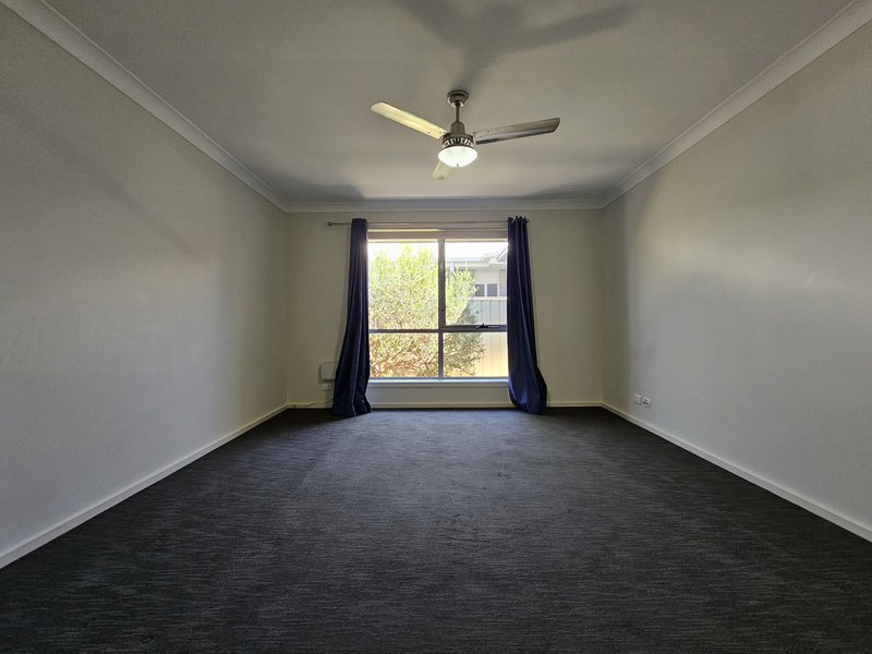 Photo - 44 Ascott Avenue, Munno Para West SA 5115 - Image 13