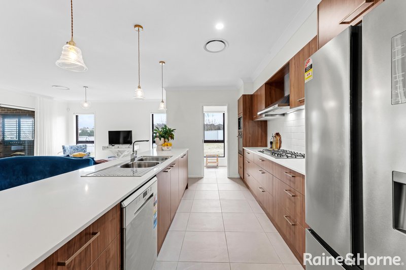 Photo - 44 Aston Martin Drive, Goulburn NSW 2580 - Image 4