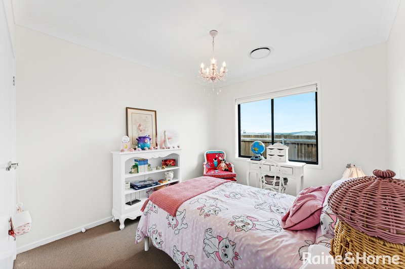 Photo - 44 Aston Martin Drive, Goulburn NSW 2580 - Image 12