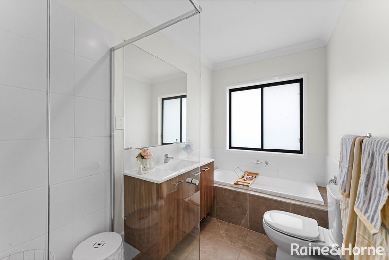 Photo - 44 Aston Martin Drive, Goulburn NSW 2580 - Image 13