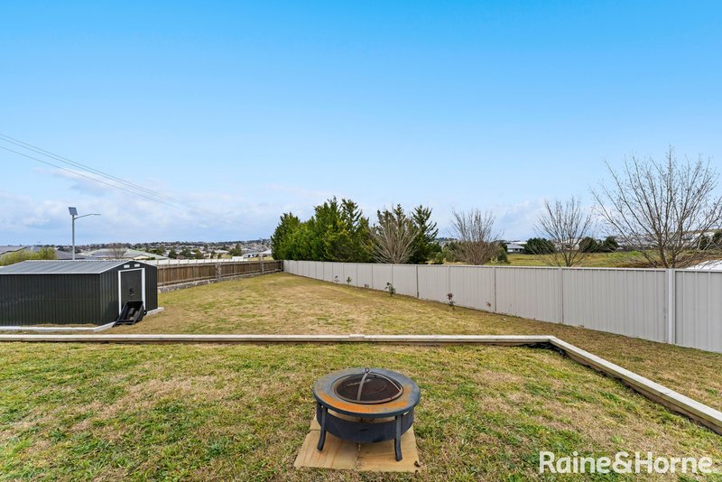 Photo - 44 Aston Martin Drive, Goulburn NSW 2580 - Image 18