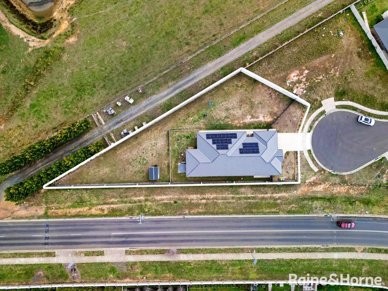 Photo - 44 Aston Martin Drive, Goulburn NSW 2580 - Image 20