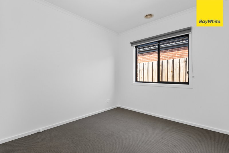 Photo - 44 Bateman Drive, Harkness VIC 3337 - Image 4