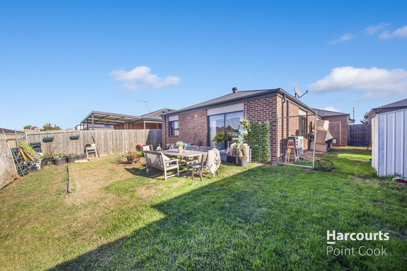 Photo - 44 Bateman Drive, Melton VIC 3337 - Image 20