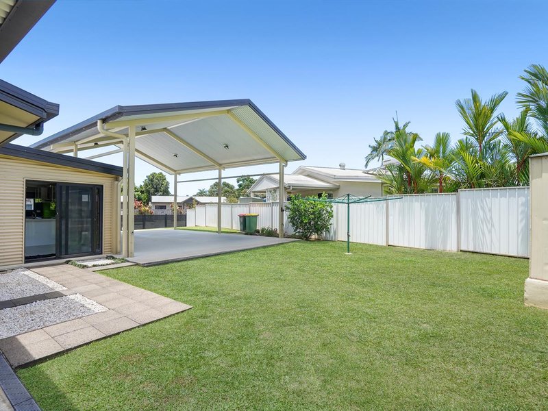 Photo - 44 Bathurst Drive, Bentley Park QLD 4869 - Image 3