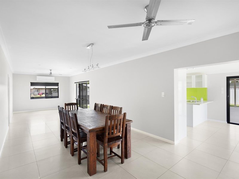 Photo - 44 Bathurst Drive, Bentley Park QLD 4869 - Image 7