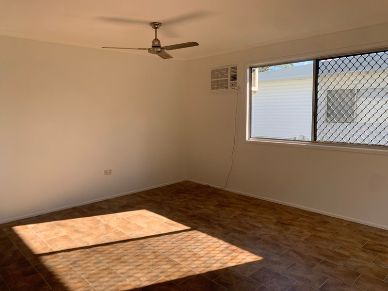 Photo - 44 Bayview Terrace, Deception Bay QLD 4508 - Image 3