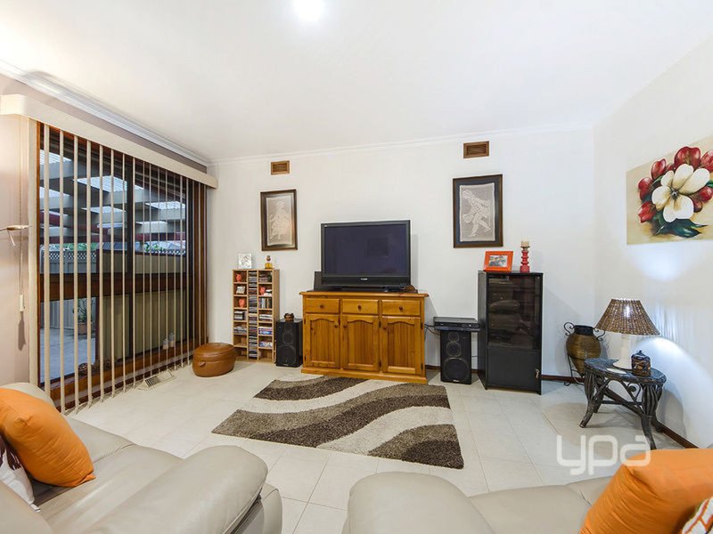 Photo - 44 Biggs Street, St Albans VIC 3021 - Image 6