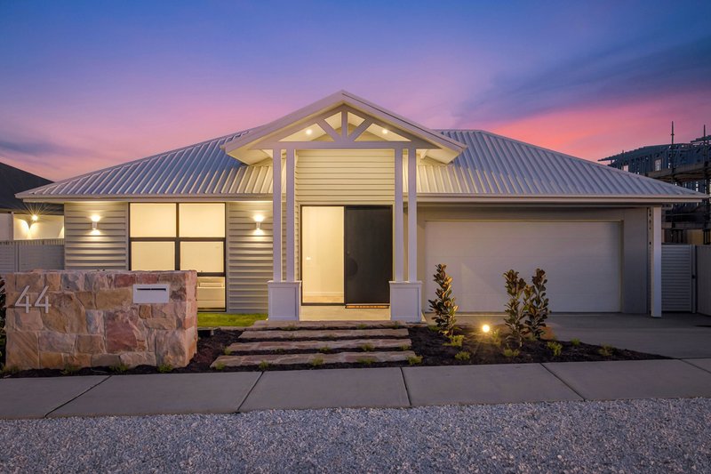 Photo - 44 Birchfield Drive, Bungendore NSW 2621 - Image 2