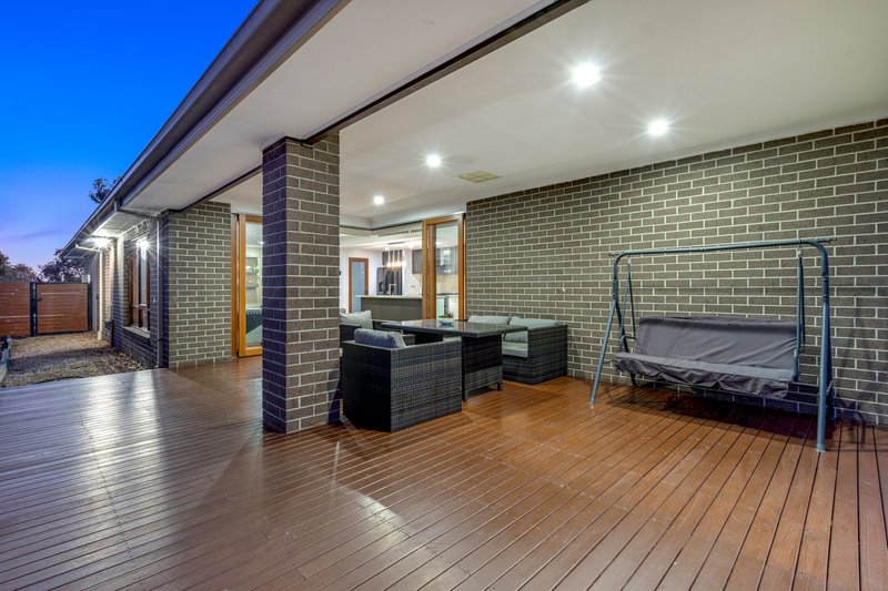 Photo - 44 Bluebird Way, Roxburgh Park VIC 3064 - Image 15