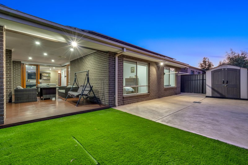 Photo - 44 Bluebird Way, Roxburgh Park VIC 3064 - Image 16