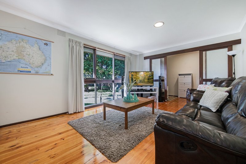 Photo - 4/4 Bolan Street, Glen Waverley VIC 3150 - Image 2