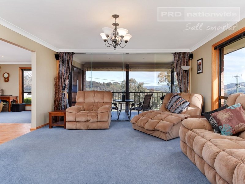 Photo - 44 Booral Avenue, Tumut NSW 2720 - Image 2