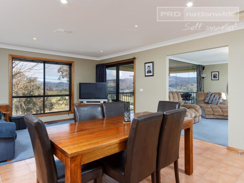 Photo - 44 Booral Avenue, Tumut NSW 2720 - Image 4