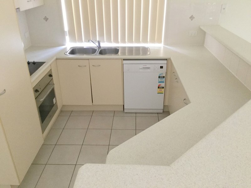 Photo - 44 Bounty Street, Springfield Lakes QLD 4300 - Image 2
