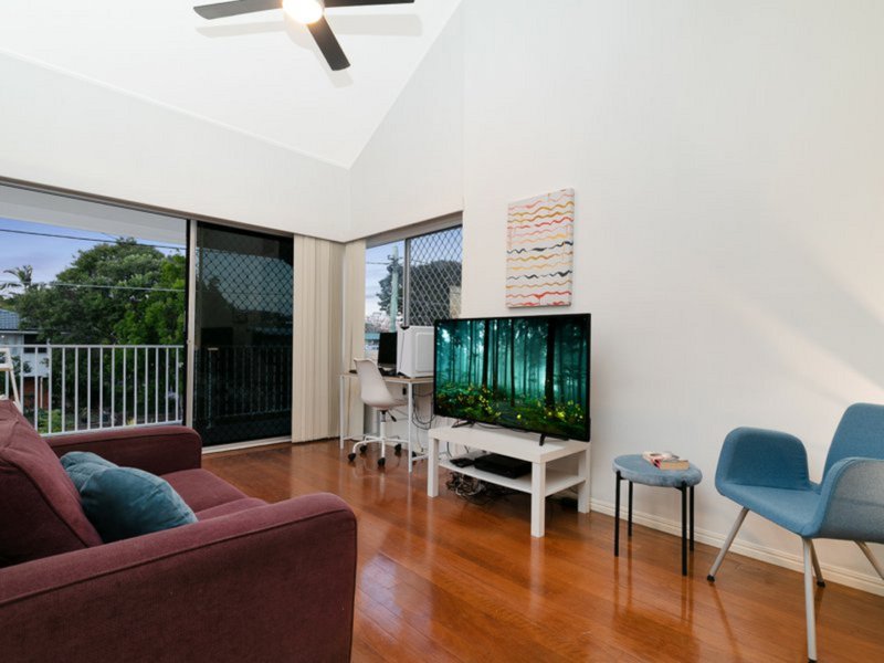 Photo - 44 Brelox Street, Chermside West QLD 4032 - Image 12