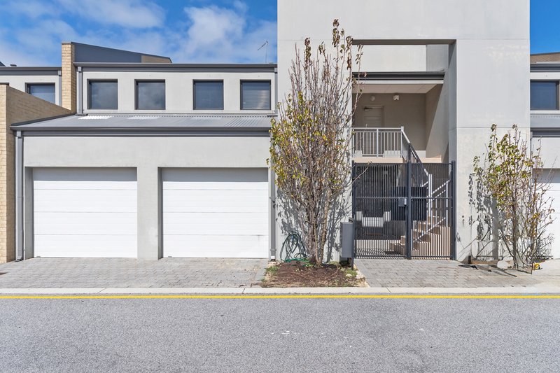 4/4 Burnley Way, Butler WA 6036