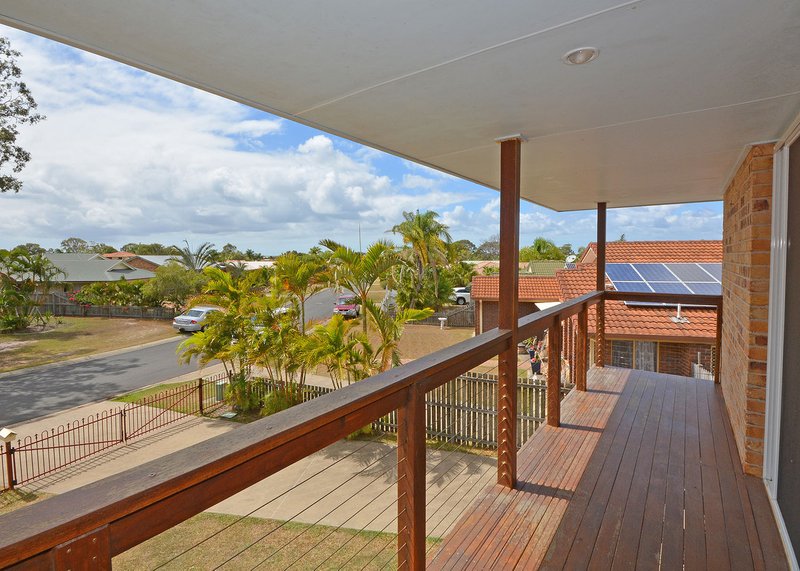 Photo - 44 Cassandra Crescent, Urangan QLD 4655 - Image 6