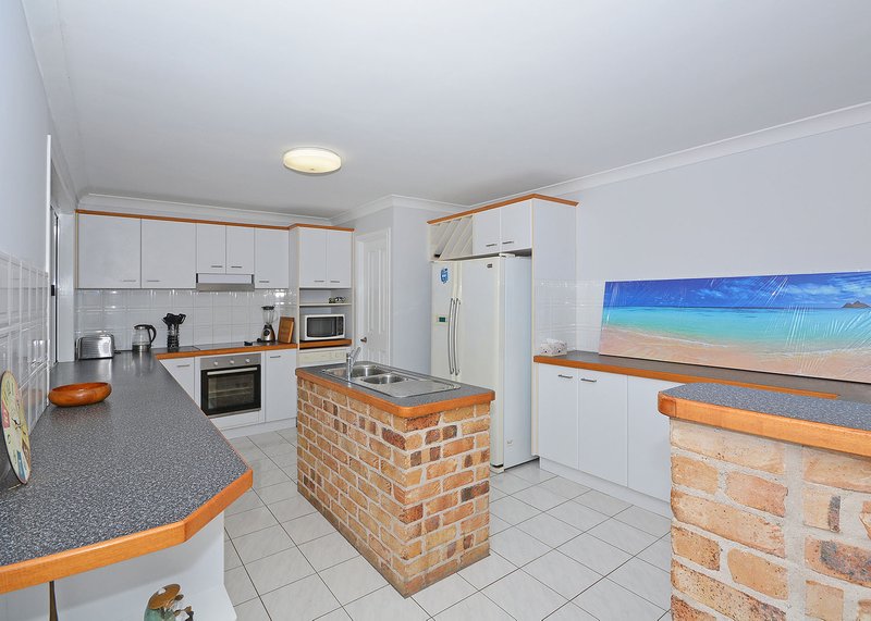 Photo - 44 Cassandra Crescent, Urangan QLD 4655 - Image 19