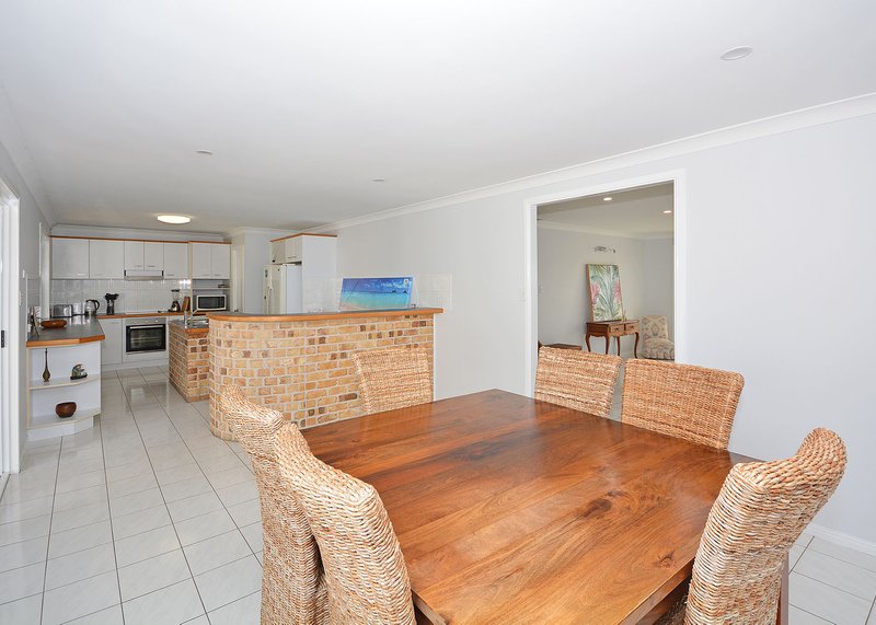 Photo - 44 Cassandra Crescent, Urangan QLD 4655 - Image 21