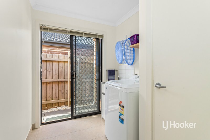 Photo - 44 Chapman Drive, Wyndham Vale VIC 3024 - Image 12