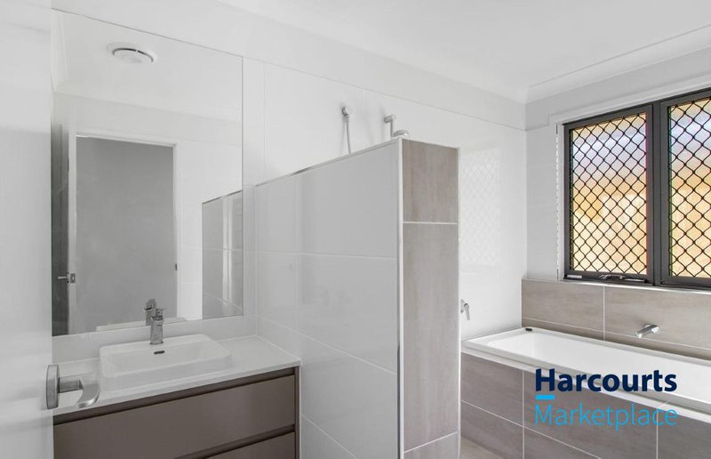 Photo - 44 Classical Circuit, Ripley QLD 4306 - Image 11