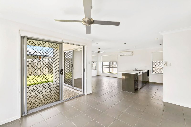 Photo - 44 Coonoowrin Crescent, Mountain Creek QLD 4557 - Image 4