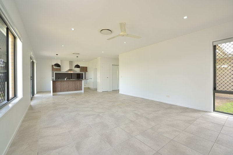 Photo - 44 Creekview Drive, New Auckland QLD 4680 - Image 7