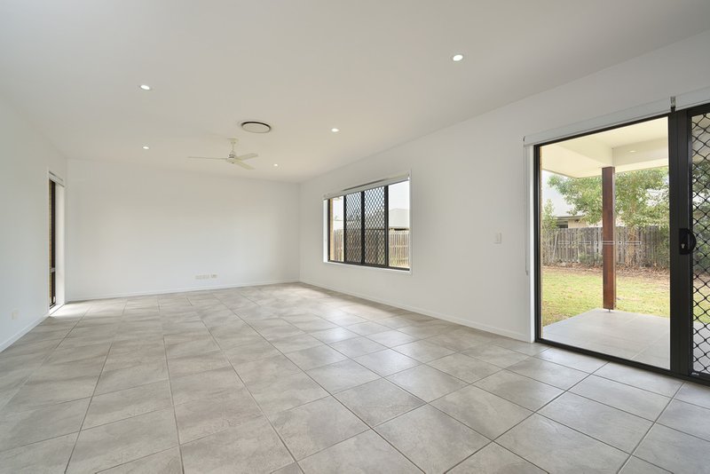 Photo - 44 Creekview Drive, New Auckland QLD 4680 - Image 8