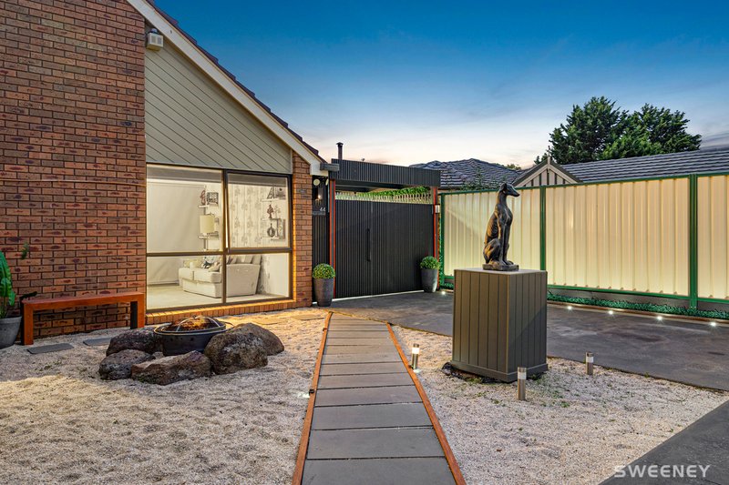 Photo - 44 Crellin Avenue South, Altona Meadows VIC 3028 - Image 3