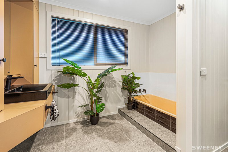 Photo - 44 Crellin Avenue South, Altona Meadows VIC 3028 - Image 17
