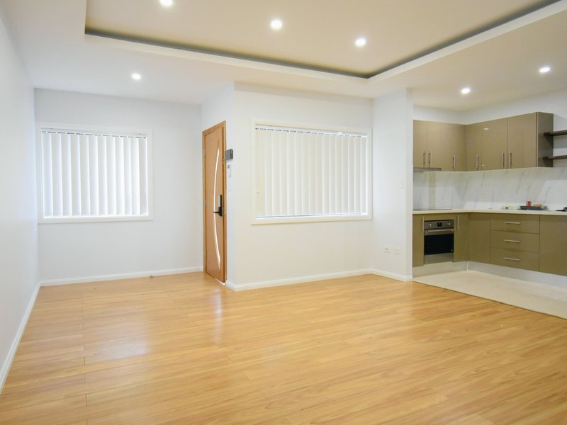 Photo - 44 Dan Crescent, Lansvale NSW 2166 - Image 4