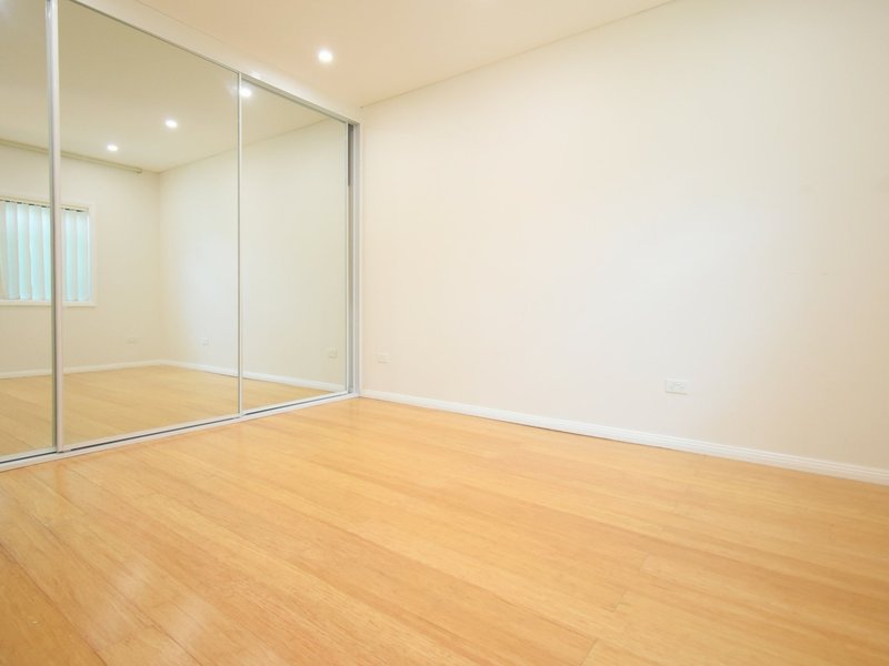 Photo - 44 Dan Crescent, Lansvale NSW 2166 - Image 6