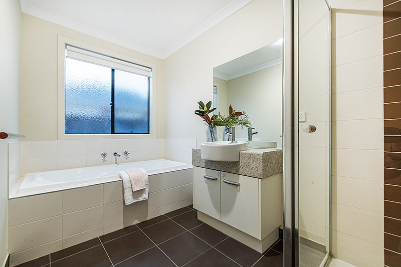 Photo - 44 Dan Morgan Drive, Cranbourne East VIC 3977 - Image 9