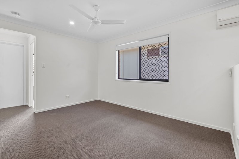 Photo - 44 Daydream Crescent, Springfield Lakes QLD 4300 - Image 9