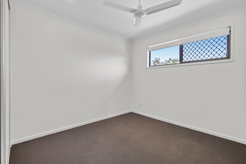 Photo - 44 Daydream Crescent, Springfield Lakes QLD 4300 - Image 11
