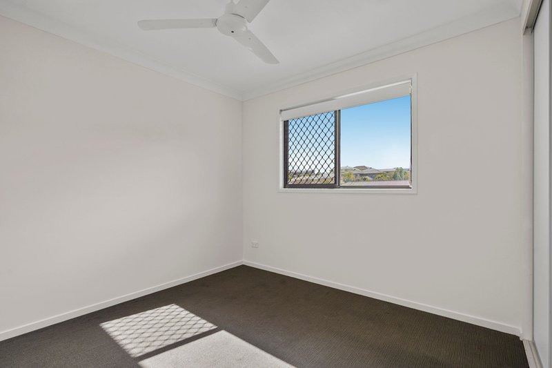 Photo - 44 Daydream Crescent, Springfield Lakes QLD 4300 - Image 13