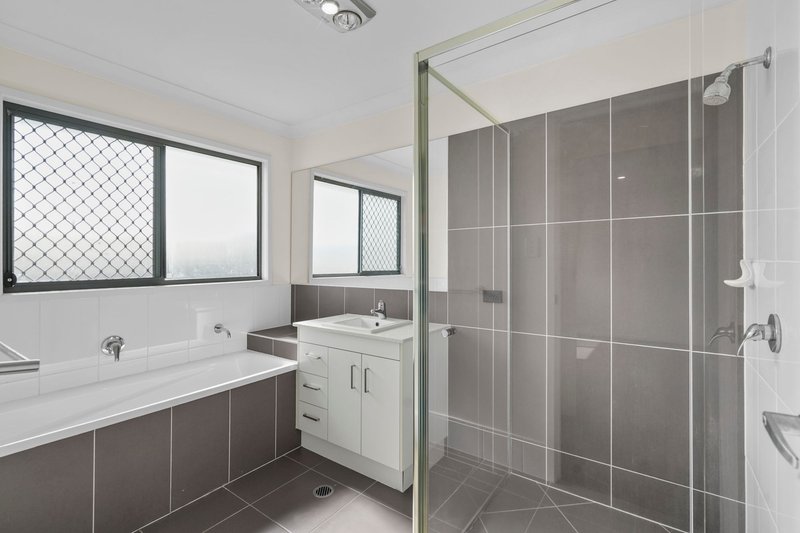 Photo - 44 Daydream Crescent, Springfield Lakes QLD 4300 - Image 15