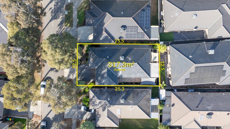 Photo - 44 Donnelly Circuit, South Morang VIC 3752 - Image 15