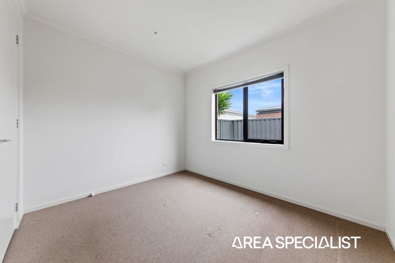 Photo - 44 Edgeware Close, Pakenham VIC 3810 - Image 20